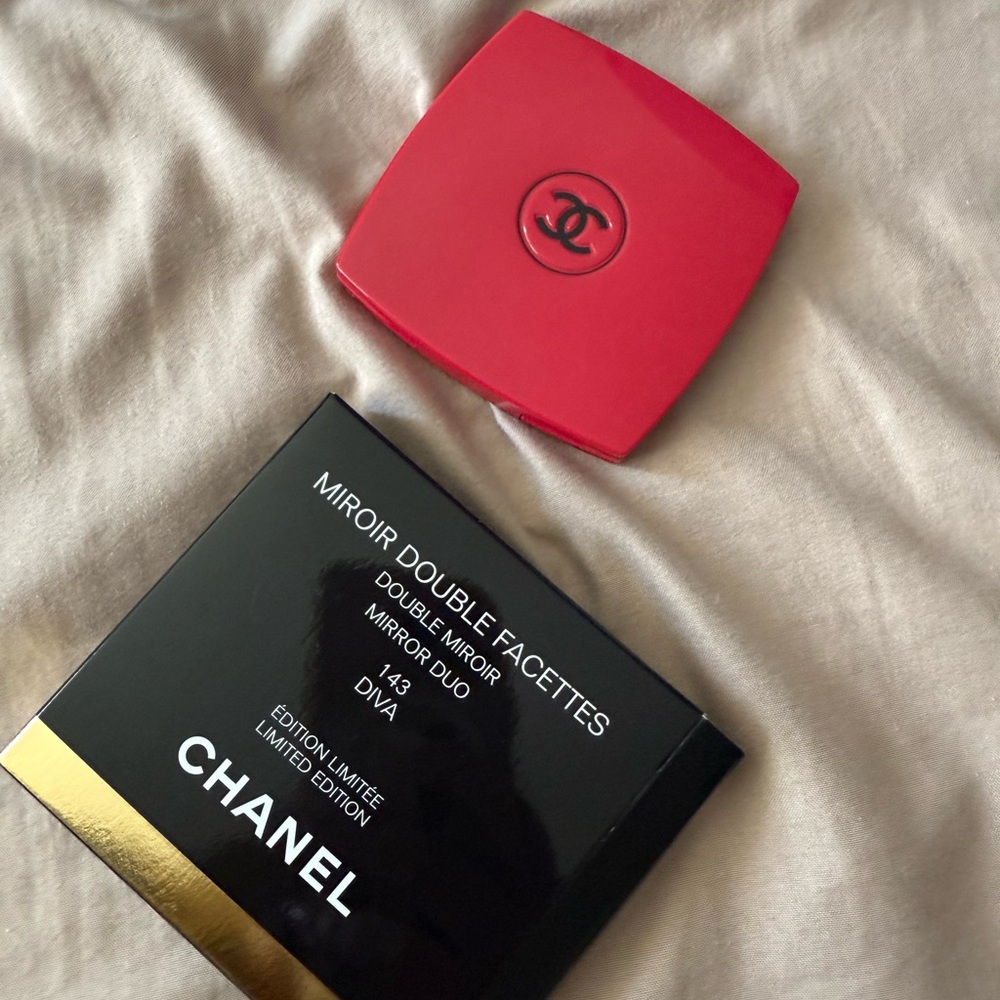CHANEL “DIVA” Compact Mirror - New